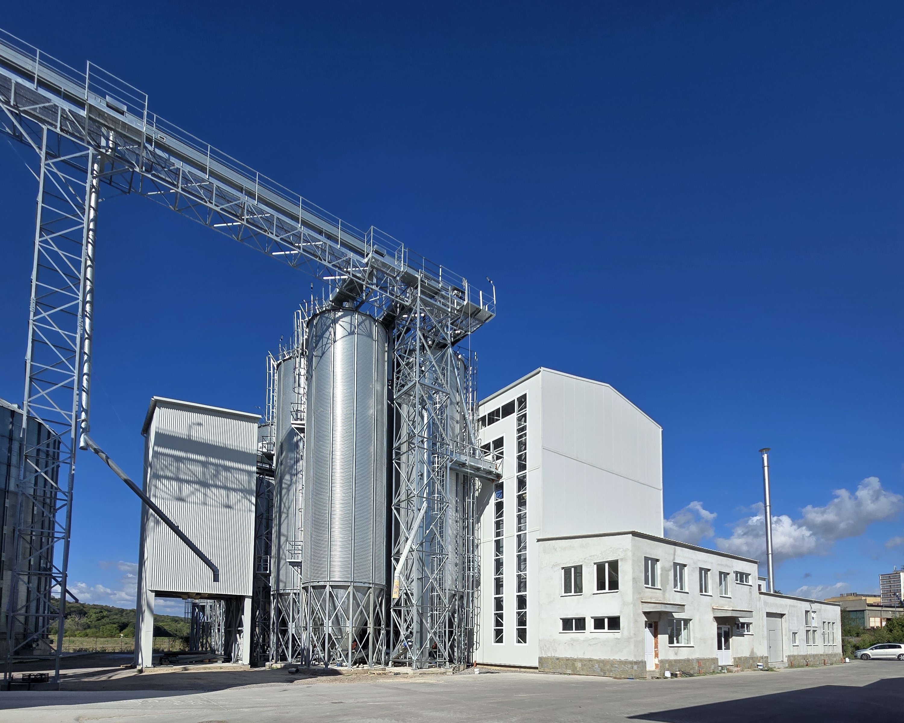 Промишлено-технологични и стопански обекти и складове